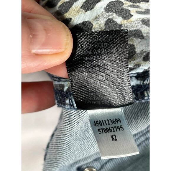 White House Black Market Blanc Straight Leg Jean Embroidered Rhinestone Pocket 8 - Picture 9 of 9